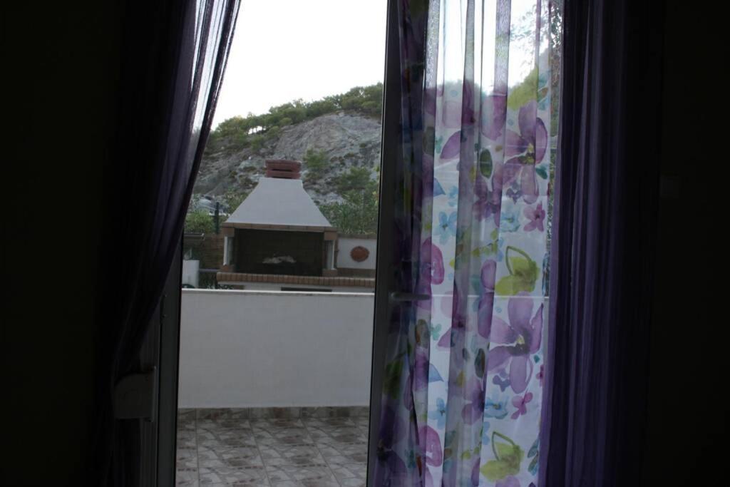 Kiki Stegna Apartment อาร์คานเยโลส ภายนอก รูปภาพ