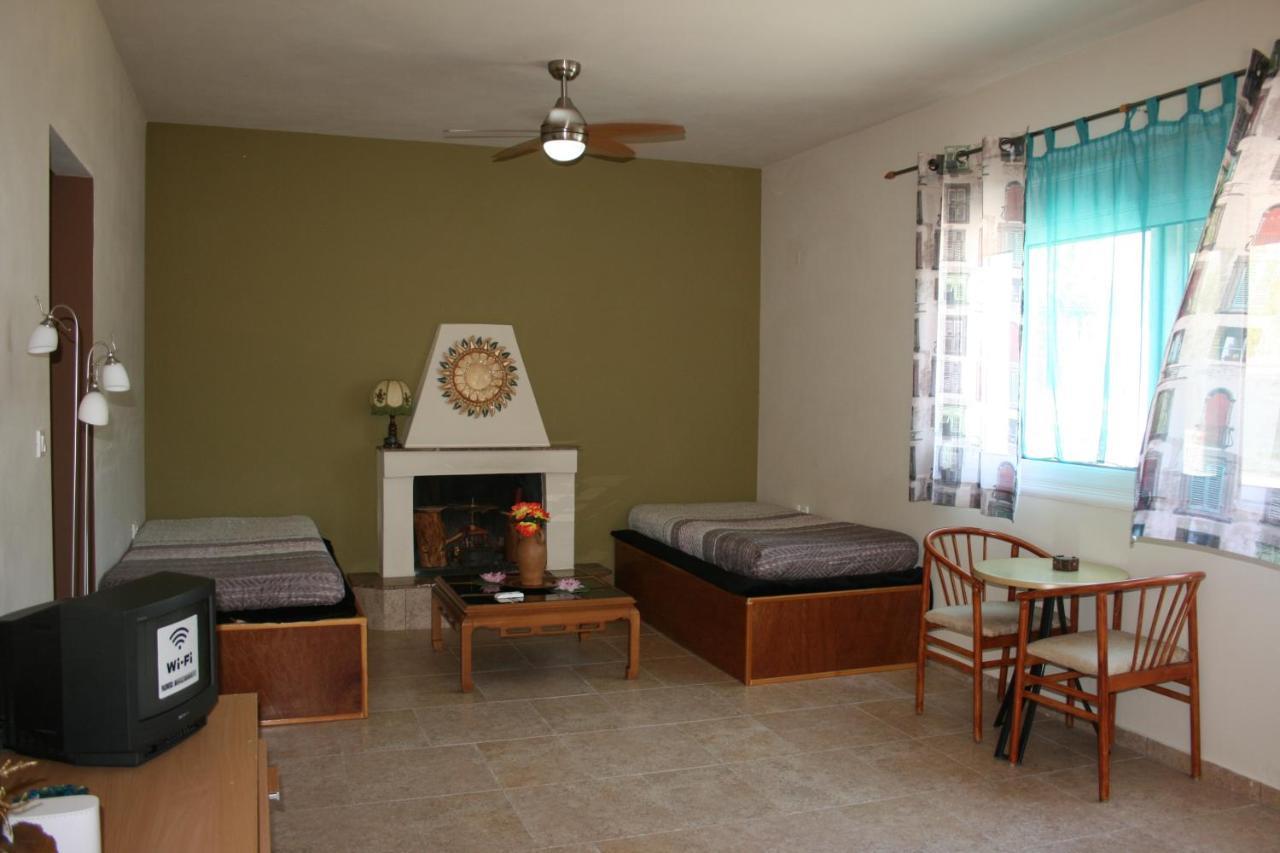Kiki Stegna Apartment อาร์คานเยโลส ภายนอก รูปภาพ