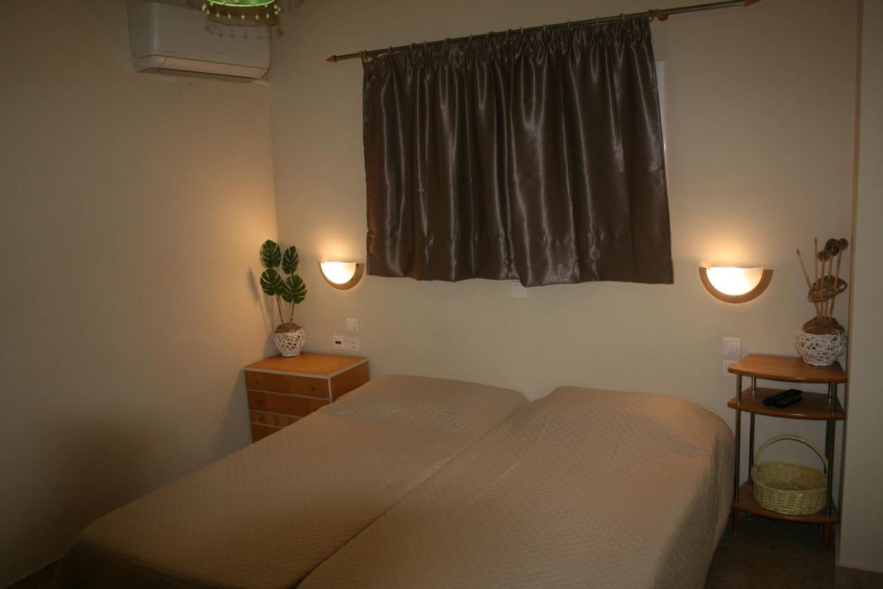 Kiki Stegna Apartment อาร์คานเยโลส ภายนอก รูปภาพ